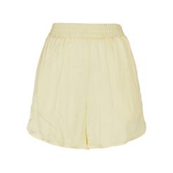 Damskie satynowe Szorty Urban Classics Resort. Żółte szorty damskie Urban Classics, bez wzorów, z satyny. Za 198.00 zł.
