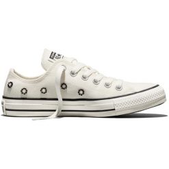 Buty sportowe Converse Chuck Taylor All Star. Białe obuwie sportowe damskie Converse, bez wzorów, bez zapięcia. Za 590.00 zł.