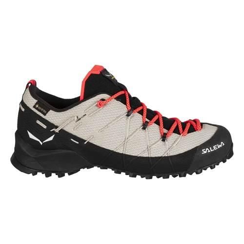 Buty trekkingowe damskie Salewa Wildfire 2 Gtx. Białe obuwie trekkingowe damskie Salewa, z materiału, bez zapięcia. Za 751.00 zł.