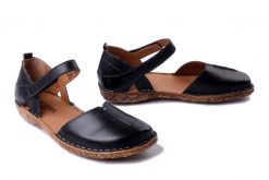 JOSEF SEIBEL Rosalie 42 79542 727 100 schwarz, sandały damskie. Czarne sandały damskie Josef Seibel, bez wzorów, ze skóry, bez obcasa, bez zapięcia. Za 299.90 zł.