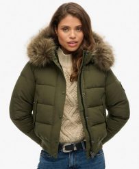Superdry Kurtka bomber Everest z kapturem slim poliester. Zielone kurtki męskie Superdry, bez wzorów, z materiału, z kapturem. Za 503.00 zł.