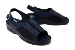 ADANEX ASK84 ASTRA 26190B granatowy, sandały damskie. Niebieskie sandały damskie Adanex, bez wzorów, z gumy, bez obcasa, bez zapięcia. Za 59.95 zł.