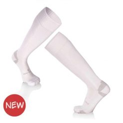 Skarpety piłkarskie 3/4 długości – białe. Białe skarpetki damskie TRY TO FLY, bez wzorów. W wyprzedaży za 67.01 zł.