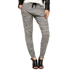 Spodnie turystyczne damskie Superdry Luxe Fashion dresowe. Szare spodnie dresowe damskie Superdry, bez wzorów, z bawełny, sportowe, trekkingowe. Za 165.00 zł.