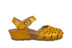 Sandały Yokono Monaco-247 Vaquetill Mostaza, Żółty, Skóra naturalna - 40. Żółte sandały damskie Yokono, bez wzorów, z materiału, bez obcasa, na koturnie, bez zapięcia. W wyprzedaży za 152.10 zł.
