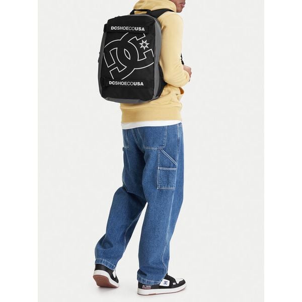 Plecak DC Shoes. Czarne plecaki męskie DC Shoes, bez wzorów, sportowe. Za 119.99 zł.
