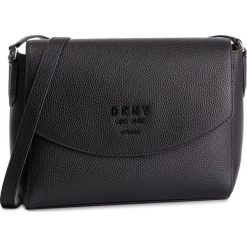 Torebka DKNY - Noho-Flp Cbody-Kona R91EHA76 Black/Silver BSV. Czarne listonoszki damskie DKNY, z aplikacjami, ze skóry, na ramię, zdobione, bez dodatków. W wyprzedaży za 589.00 zł.