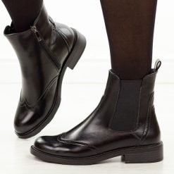 Czarne płaskie botki damskie Potocki 12686. Czarne botki damskie POTOCKI, na jesień, bez wzorów, z dzianiny, biznesowe, bez obcasa, na płaskiej podeszwie, bez zapięcia. Za 229.00 zł.