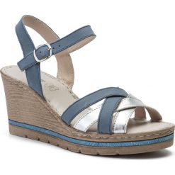 Sandały LASOCKI M055. Sandały damskie Lasocki, bez wzorów, z nubiku, bez obcasa, bez zapięcia. Za 159.99 zł.
