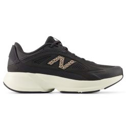 Buty damskie New Balance WCATIK1 – czarne. Czarne obuwie sportowe damskie New Balance, bez wzorów, z gumy, bez zapięcia, do biegania. Za 399.99 zł.