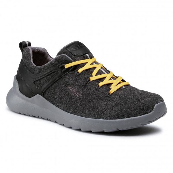 Buty turystyczne męskie Keen Highland Arway czarne. Czarne buty sportowe męskie Keen, bez wzorów, bez obcasa, bez zapięcia. W wyprzedaży za 403.70 zł.