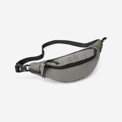Torebka nerka ripstop 2 kieszenie. Czarne saszetki i nerki męskie Decathlon, bez wzorów, z materiału. Za 39.99 zł.