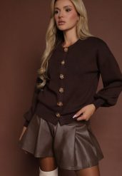 Brązowy Kardigan z Wiskozą Zdobiony Eleganckimi Napami i Bufiastymi Rękawami Acannte. Brązowe kardigany damskie Renee, z aplikacjami, z dzianiny, eleganckie, bez kołnierzyka. Za 129.99 zł.