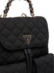 Guess Plecak Giully II HWYQ96 73330 Czarny. Czarne plecaki damskie Guess, z aplikacjami, z materiału. Za 399.99 zł.