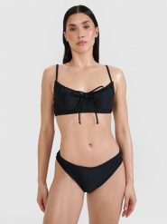 4F Góra od bikini damska - czarna M. Czarne bikini 4F, m, bez wzorów, z elastanu. W wyprzedaży za 69.99 zł.
