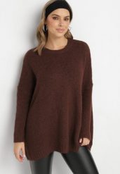Brązowy Klasyczny Sweter o Kroju Oversize Zallelia. Brązowe swetry nierozpinane damskie Born2be, na jesień, bez wzorów, z wełny, biznesowe, bez kołnierzyka, bez ramiączek. Za 149.99 zł.