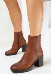 Brązowe Botki na Słupku z Kwadratowym Noskiem Nishu. Brązowe botki damskie Born2be, bez wzorów, klasyczne, bez obcasa, na obcasie, bez zapięcia. Za 139.99 zł.