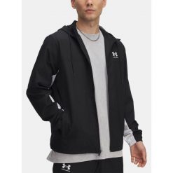 Kurtka męska Under Armour Rival Woven Windbreaker. Czarne kurtki męskie Under Armour, m, bez wzorów, sportowe, bez kaptura. Za 209.99 zł.