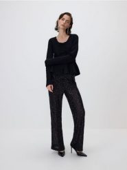 Sweter z kokardkami - czarny. Czarne swetry nierozpinane damskie Reserved, l, bez wzorów, z dzianiny, bez kołnierzyka, bez ramiączek. Za 119.99 zł.