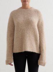 Damski sweter z mieszanki alpaki, luźny Alpaca Knit Sweater ciemny beż. Brązowe swetry nierozpinane damskie Aim'n, l, bez wzorów, z elastanu, bez kołnierzyka, bez ramiączek. Za 551.00 zł.