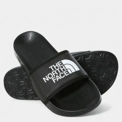 Klapki damskie The North Face W Base Camp Slide Iii. Czarne klapki damskie The North Face, bez wzorów, z materiału, bez obcasa, bez zapięcia. Za 159.99 zł.