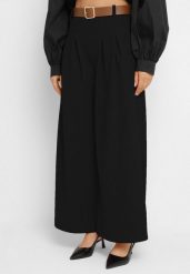Czarne Szerokie Spodnie z Wysokim Stanem i Paskiem Rasalla. Czarne spodnie materiałowe damskie Born2be, bez wzorów, z jeansu, eleganckie, z podwyższonym stanem. Za 79.99 zł.