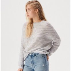 Luźny sweter - Wielobarwny. Swetry nierozpinane damskie Sinsay, l, bez wzorów, bez kołnierzyka, bez ramiączek. Za 59.99 zł.