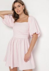 Różowa Sukienka Rozkloszowana z Bufiastymi Rękawami i Kwadratowym Dekoltem Galzemis. Czerwone sukienki damskie Born2be, na co dzień, l, bez wzorów, eleganckie, bez kołnierzyka, bez ramiączek, mini, rozkloszowane. Za 149.99 zł.