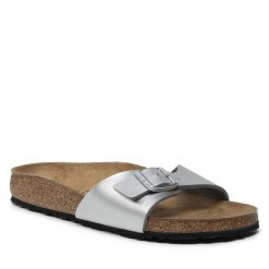Klapki Birkenstock. Szare klapki damskie Birkenstock, bez wzorów, bez obcasa, bez zapięcia. Za 359.99 zł.