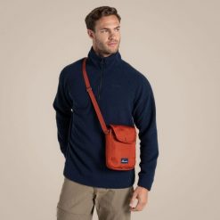 Torba na ramię Craghoppers Kiwi II. Czerwone torby na ramię męskie Craghoppers, z poliesteru, na ramię. Za 133.30 zł.