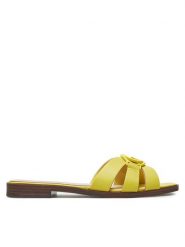 Guess Klapki Symo FLJSYM LEA03 Żółty. Żółte klapki damskie Guess, z aplikacjami, ze skóry, bez obcasa, bez zapięcia. Za 299.99 zł.