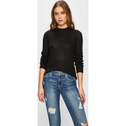 Jacqueline de Yong - Sweter. Czarne swetry nierozpinane damskie Jacqueline de Yong, s, bez wzorów, z dzianiny, bez kołnierzyka, bez ramiączek. W wyprzedaży za 49.90 zł.