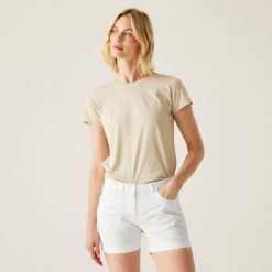Damskie szorty chino Pemma Casual. Czerwone szorty damskie Regatta, bez wzorów, z bawełny, casualowe. Za 69.99 zł.