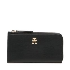 Portfel Tommy Hilfiger. Czarne portfele damskie Tommy Hilfiger. Za 379.99 zł.