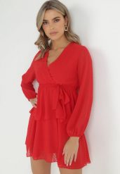 Czerwona Sukienka Sharpblaze. Czerwone sukienki damskie Born2be, m, bez wzorów, z materiału, bez kołnierzyka, bez ramiączek, mini, kopertowe. Za 119.99 zł.
