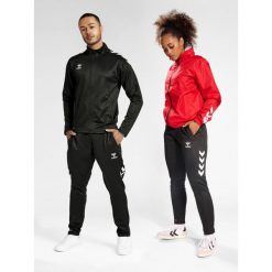 Spodnie dresowe piłkarskie męskie Hummel Core XK Training Poly Pants. Czarne spodnie sportowe męskie Hummel, m, bez wzorów, z dresówki, do piłki nożnej. Za 134.00 zł.