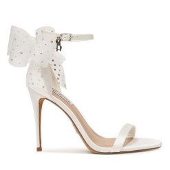 Sandały Steve Madden. Białe sandały damskie Steve Madden, bez wzorów, bez obcasa, na szpilce, bez zapięcia. Za 599.99 zł.