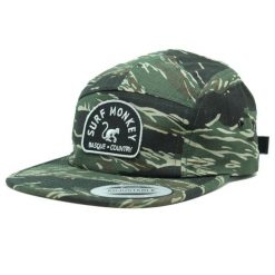 Czapka 5-panelowa - Płaski daszek - Jockey / Rozmiar uniwersalny (Kamuflaż). Brązowe czapki damskie SURF MONKEY, bez wzorów, sportowe. Za 179.95 zł.