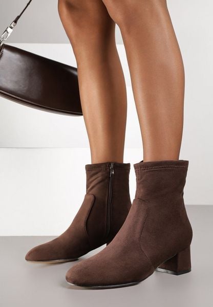 Ciemnobrązowe Botki Vices na Obcasie z Dopasowaną Cholewką Arinde. Brązowe botki damskie Born2be, bez wzorów, bez obcasa, na obcasie, bez zapięcia. Za 119.99 zł.