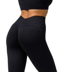 Legginsy treningowe damskie Carpatree Elite. Czarne legginsy damskie Carpatree, s, bez wzorów, z dzianiny, z podwyższonym stanem, na fitness i siłownię. Za 150.99 zł.
