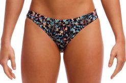 Bikini - dół od bikini Funkita Hipster Brief Copper Cluster. Brązowe stroje kąpielowe damskie Funkita, s, bez wzorów, z elastanu. Za 129.00 zł.