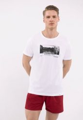 Szorty plażowe, Regular Fit, P-MAXIN. Czerwone szorty męskie Volcano, bez wzorów, z materiału. Za 89.99 zł.
