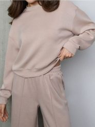 Bluza crewneck basic - beżowy. Brązowe bluzy damskie Sinsay, l, bez wzorów, bez ramiączek, bez kaptura. Za 45.99 zł.