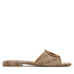 Klapki Guess. Brązowe klapki damskie Guess, z aplikacjami, bez obcasa, bez zapięcia. Za 499.99 zł.