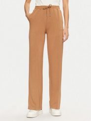 Guess Spodnie dresowe V5RB19 KCOB2 Brązowy Regular Fit. Brązowe spodnie dresowe damskie Guess, z aplikacjami, z dresówki. Za 179.99 zł.