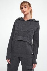 Sweter damski wełniany z kapturem ERMANNO FIRENZE. Swetry nierozpinane damskie Ermanno Firenze, bez wzorów, z wełny, bez kołnierzyka, bez ramiączek. W wyprzedaży za 1,552.85 zł.