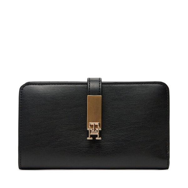 Portfel Tommy Hilfiger. Czarne portfele damskie Tommy Hilfiger. Za 229.99 zł.
