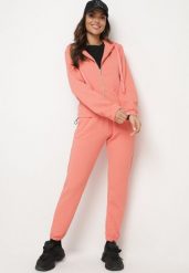 Różowy Pikowany Komplet Dresowy z Bawełną Bluza z Kapturem i Spodnie Joggery Evalisseia. Czerwone bluzy damskie Born2be, l, bez wzorów, z bawełny, bez ramiączek, z kapturem. Za 149.99 zł.