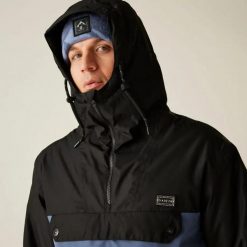 Kurtka narciarska Dare 2B Freeride Overhead II. Czarne kurtki sportowe męskie Dare 2B, l, bez wzorów, z materiału, z kapturem, narciarskie. Za 433.00 zł.