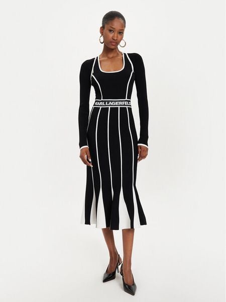 KARL LAGERFELD Sukienka dzianinowa 245W1330 Czarny Slim Fit. Czarne sukienki damskie KARL LAGERFELD, xs, bez wzorów, z dzianiny, bez kołnierzyka, bez ramiączek. Za 889.99 zł.